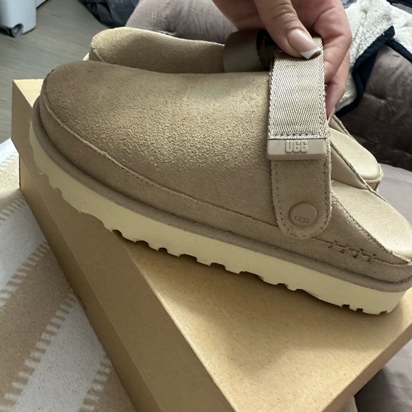 UGG Shoes - UGG Goldenstar